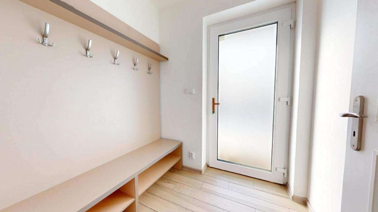 Apartman Dubova Міловіце Екстер'єр фото