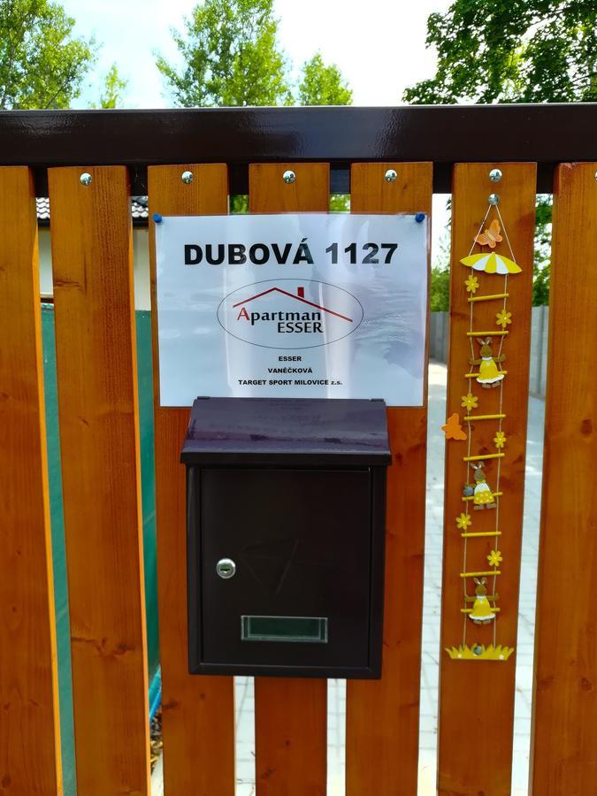 Apartman Dubova Міловіце Екстер'єр фото
