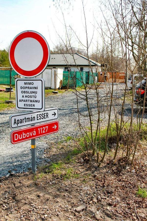Apartman Dubova Міловіце Екстер'єр фото