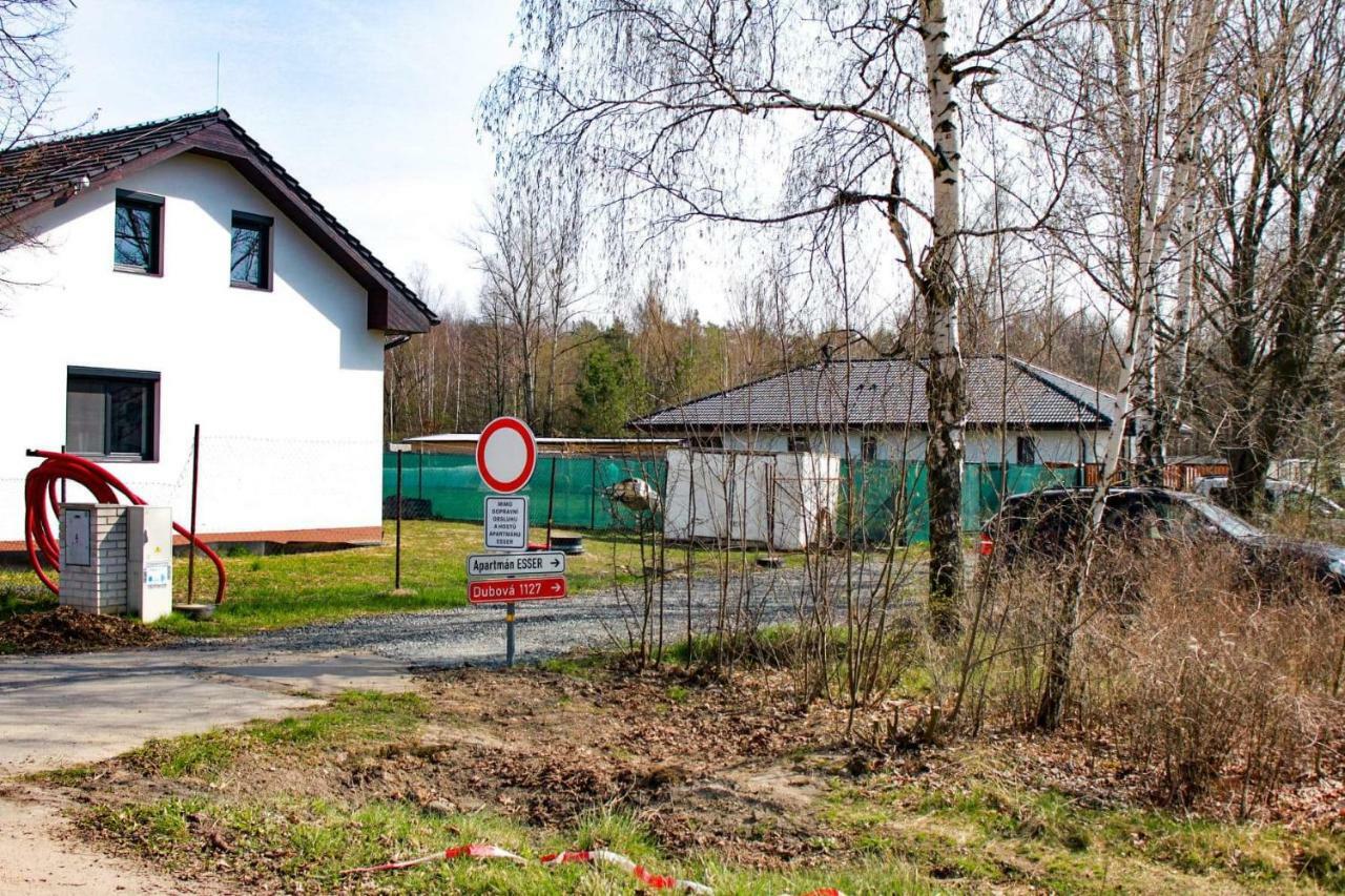Apartman Dubova Міловіце Екстер'єр фото
